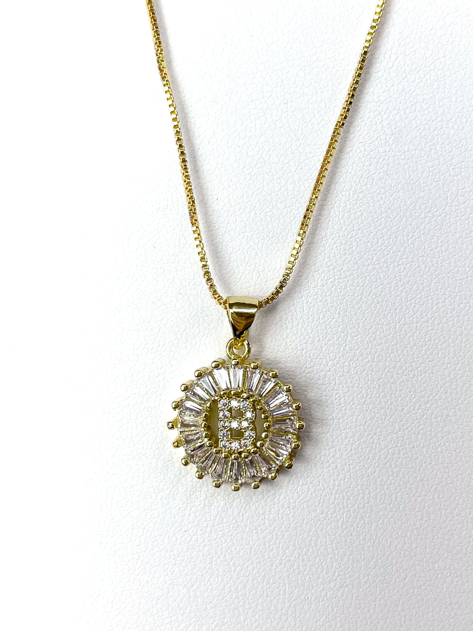 Circle Initial Necklace Gold