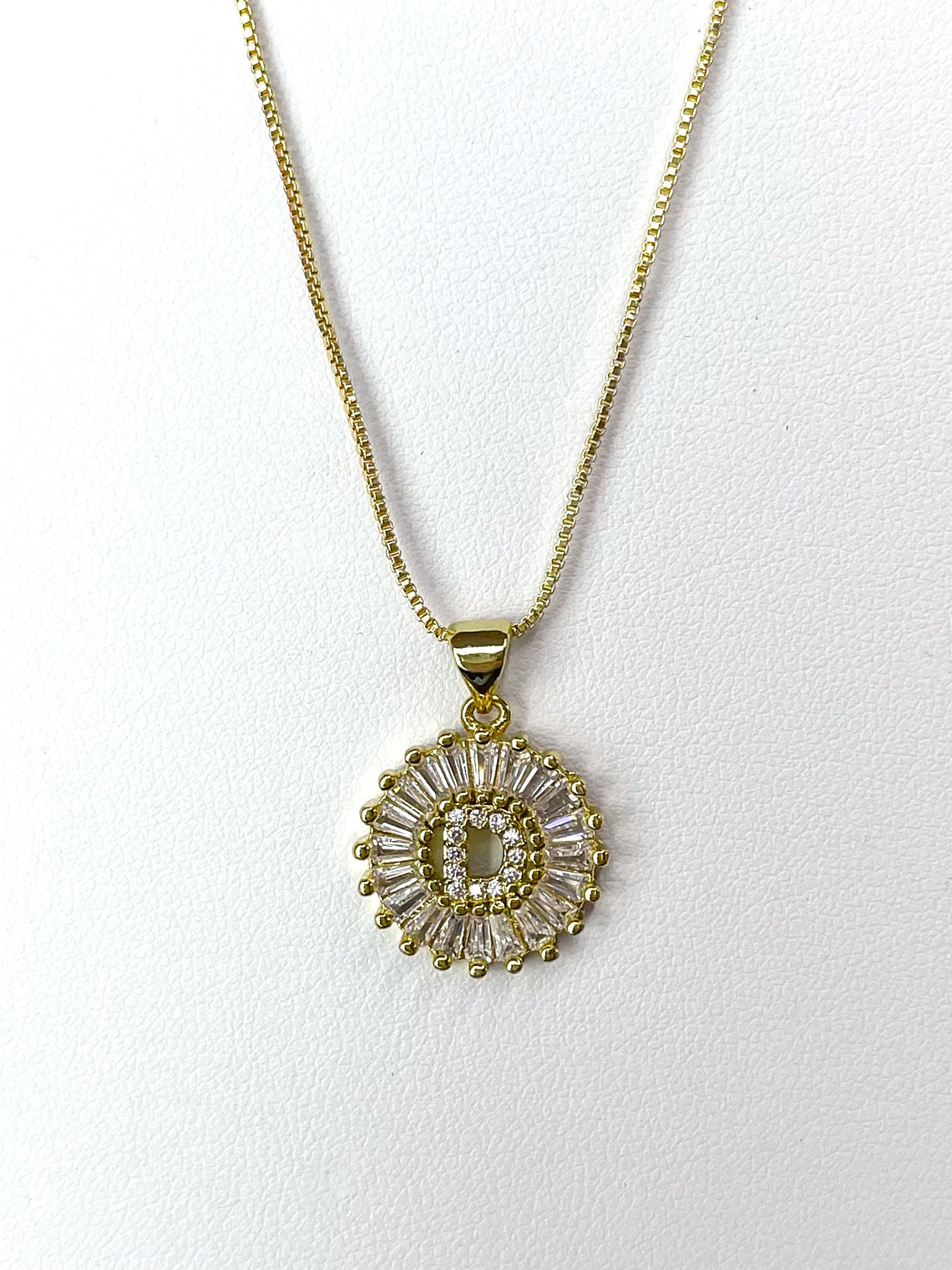 Circle Initial Necklace Gold