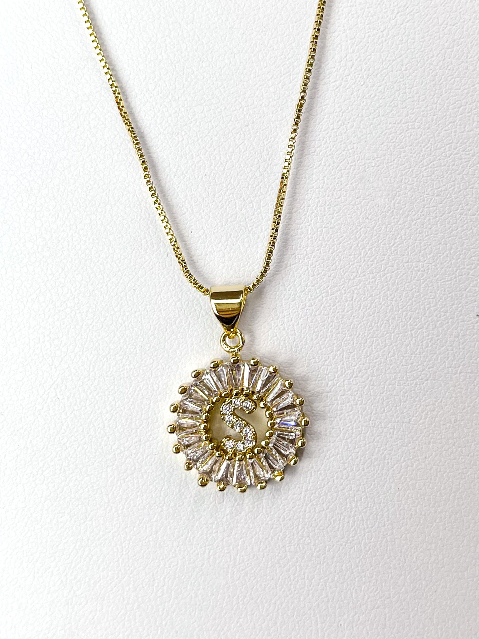 Circle Initial Necklace Gold